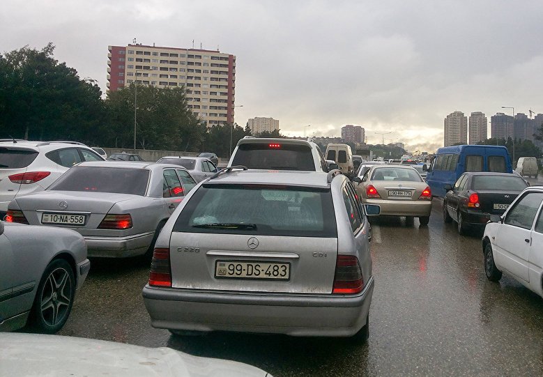 Sumqayıtdan Bakıya gələn yolda böyük tıxac yarandı - FOTOLAR 