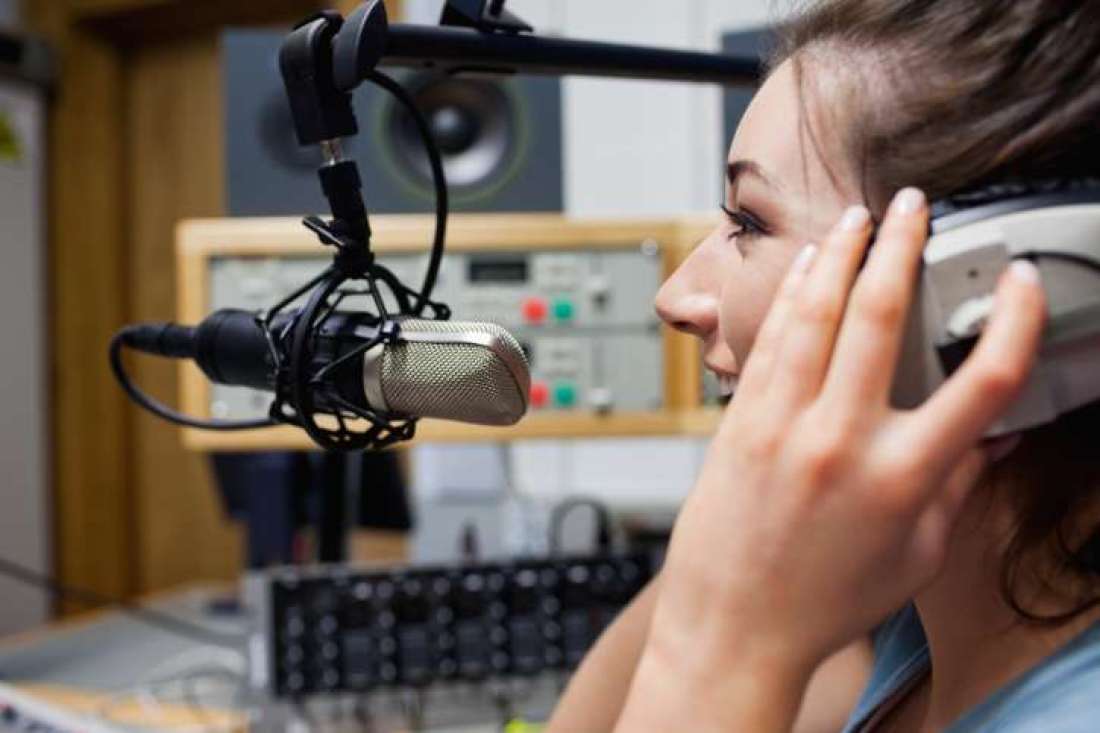 Azərbaycan radioları: Dinləyicisi azalan, potensialı çoxalan KİV