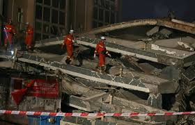 Çində ikimərtəbəli restoran çökdü: 17 ölü