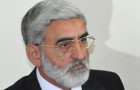 Mandatından imtina edən millət vəkili