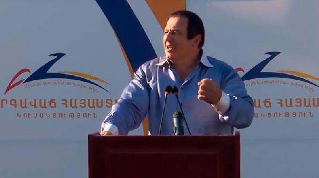 Ermənistan müxalifəti : “İnsanlar uçurumun kənarındadır”