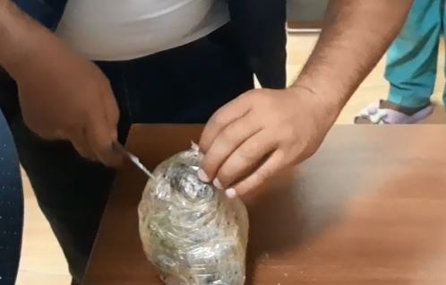 Oğlunun dostu ilə birgə narkotik alverinə başladı, tutuldular - FOTO