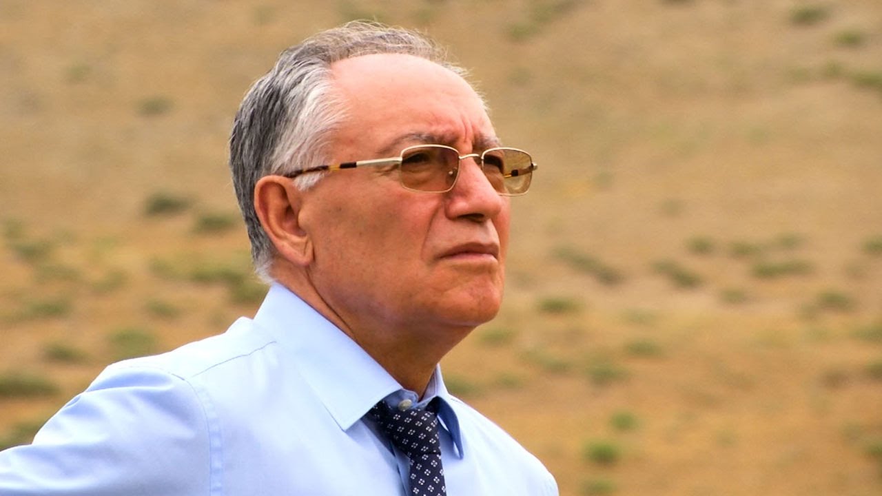 Akademikdən ad günü TƏBRİKİ