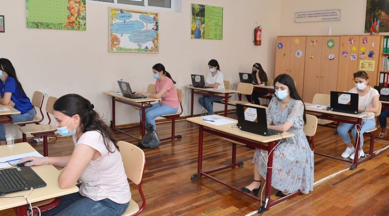 Müəllim olmaq istəyən 2396 namizəd üçün imtahan keçirilir