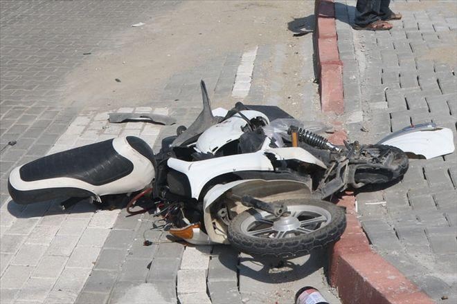 Bakıda moped yük maşınına çırpıldı, ölən var