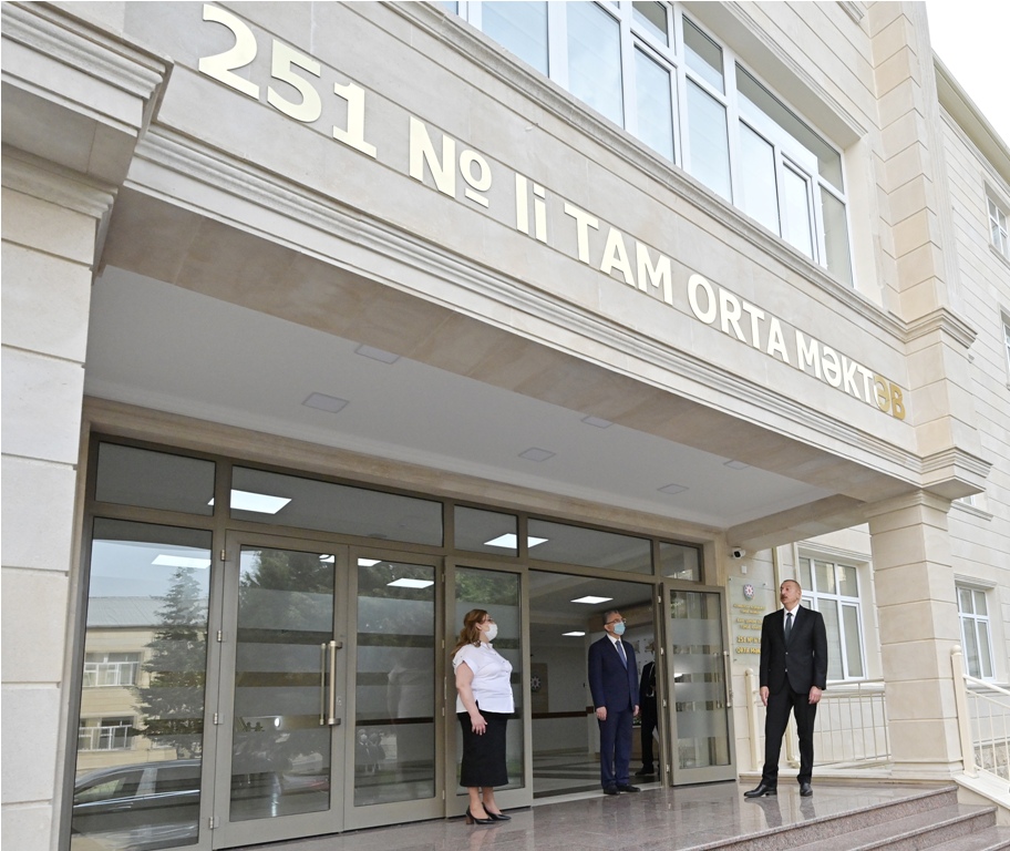 Prezident 251 nömrəli məktəbə gəldi - YENİLƏNİB
