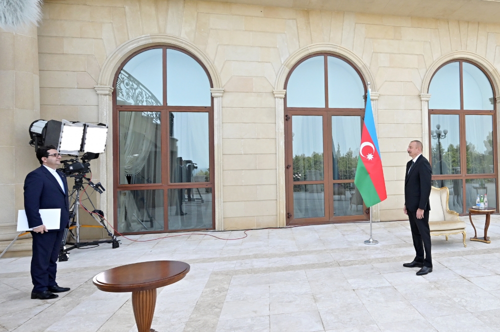 “Bəzi məscidlərdə hətta heyvan saxlayırlar” - Prezident Ermənistanın vandallığını səfirin diqqətinə çatdırdı 