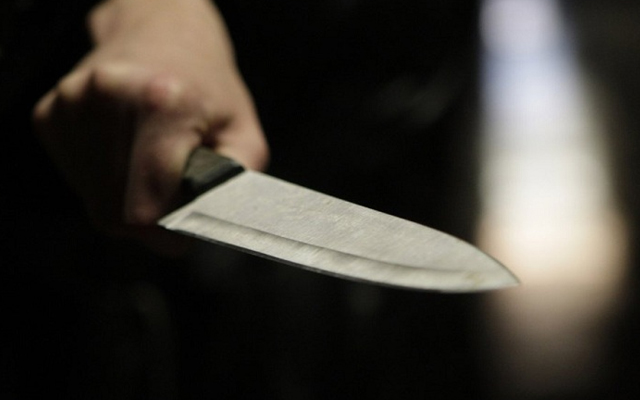 Bakıda kişi həyat yoldaşını bıçaqladı