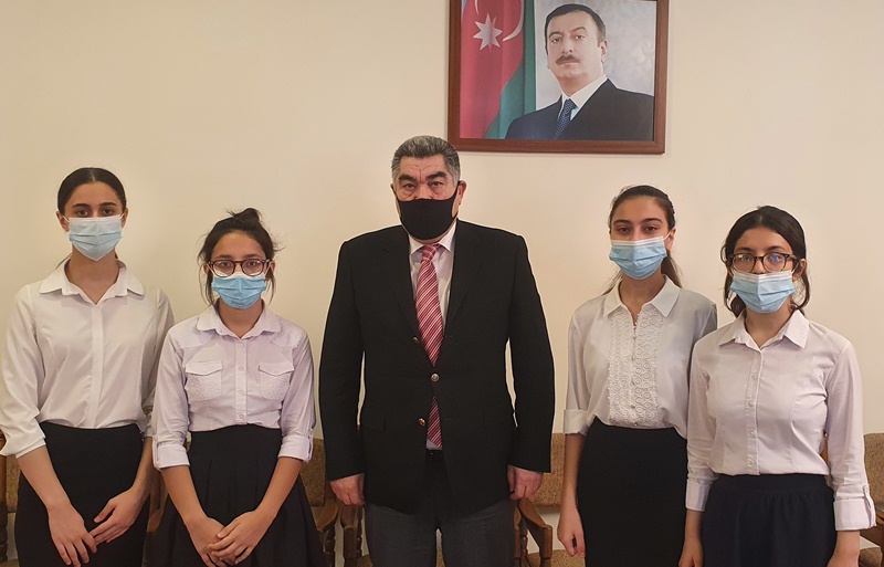 İcra başçısı yüksək bal toplayan gəncləri təbrik etdi - FOTO