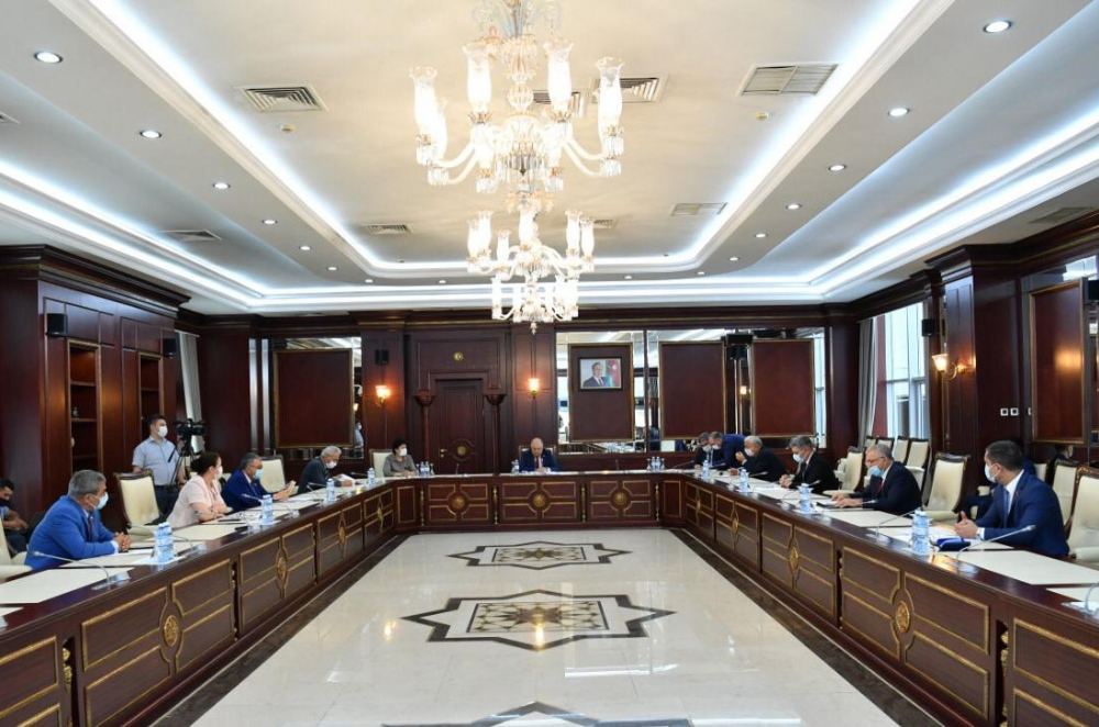 Deputatlar bu gün 9 məsələni müzakirə edir