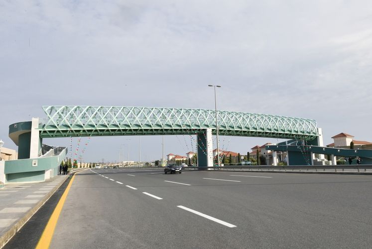 Bu gün açılışı olan yerüstü piyada keçidinin uzunluğu 180 metrdir