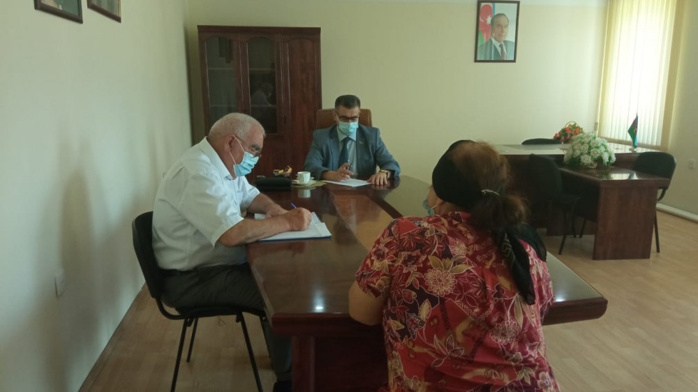 Deputat seçicilərini dinlədi - Foto