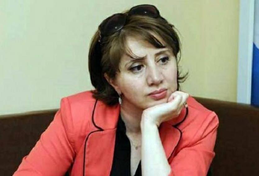 Öz dilinə hörmət etməyənin heç bir millətin yanında hörməti olmur 