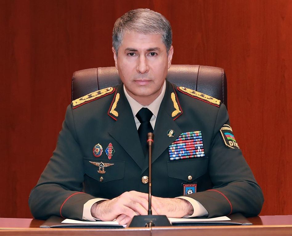 Vilayət Eyvazov şöbə rəisini İŞDƏN ÇIXARDI