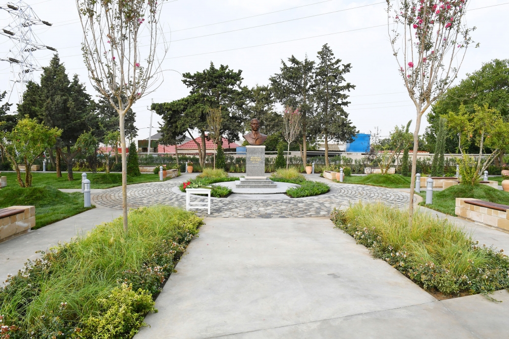 Əmircan qəsəbəsində yeni park istifadəyə verildi