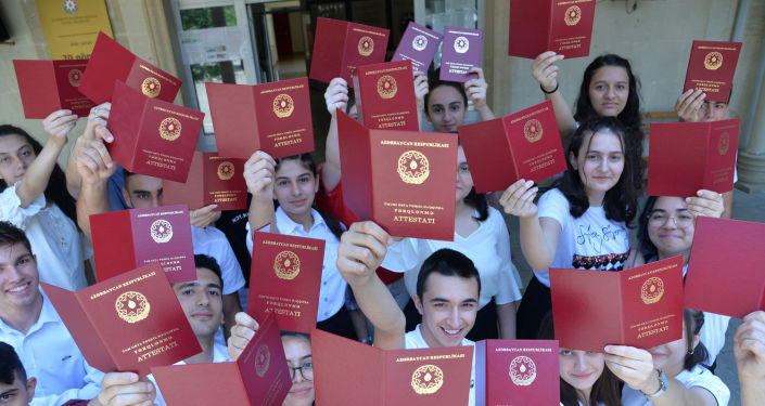 Bakı məktəblərini fərqlənmə attestatı ilə bitirənlərin SAYI