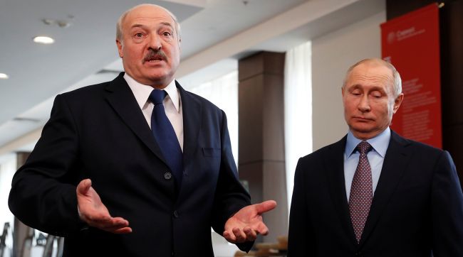 Lukaşenko Putinə təşəkkür etdi: “Dost dar gündə tanınar”