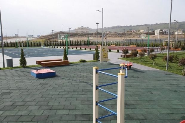 Bulvarda oyun meydançaları pulludur? - İdarədən açıqlama