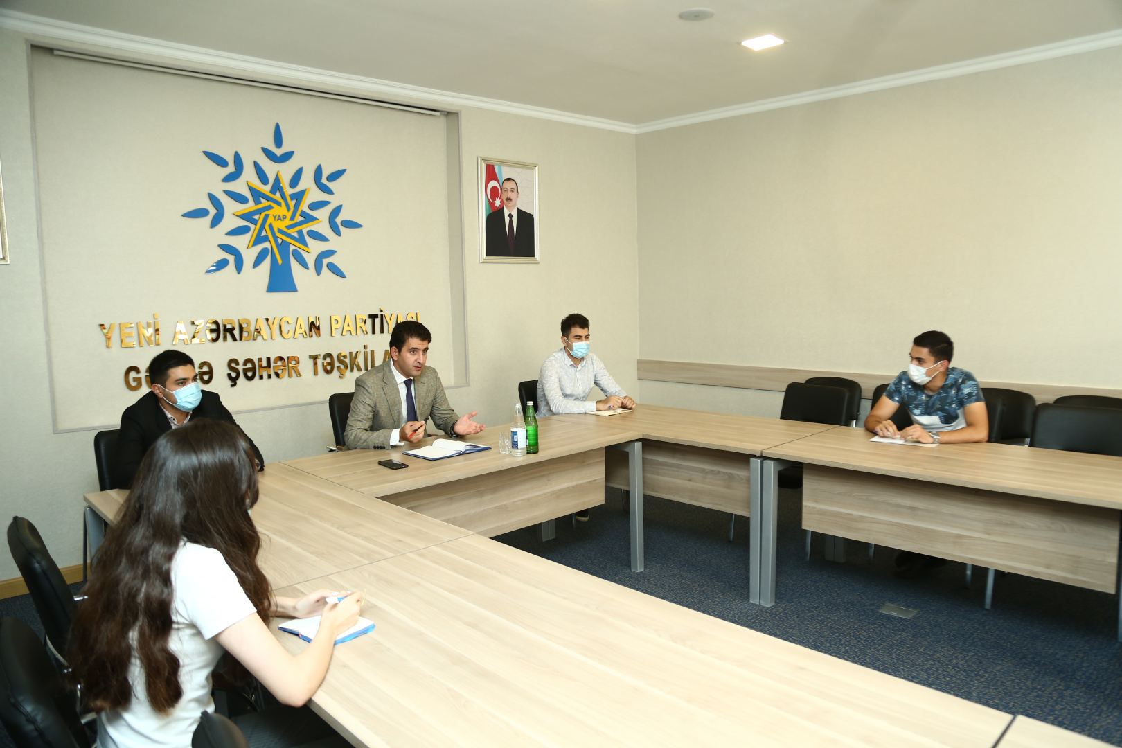 YAP Gəncə şəhər təşkilatı Gənclər Birliyi Ofisinin fəaliyyəti müzakirə edilib - FOTO