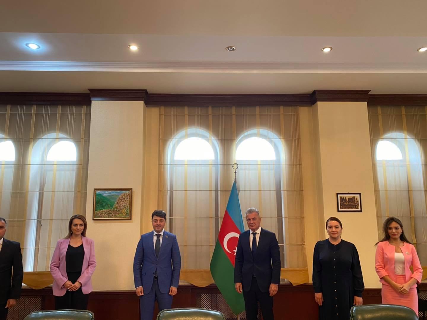 Qarabağ icmasının sədri səfirlə görüşdü - FOTO