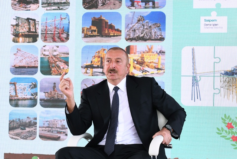 Əvvəllər çıxarılan neft Azərbaycan xalqının maraqlarına xidmət etmirdi