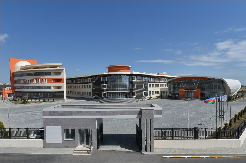 Bakı Ali Neft Məktəbi ən yüksək keçid balı ilə yenə birinci oldu