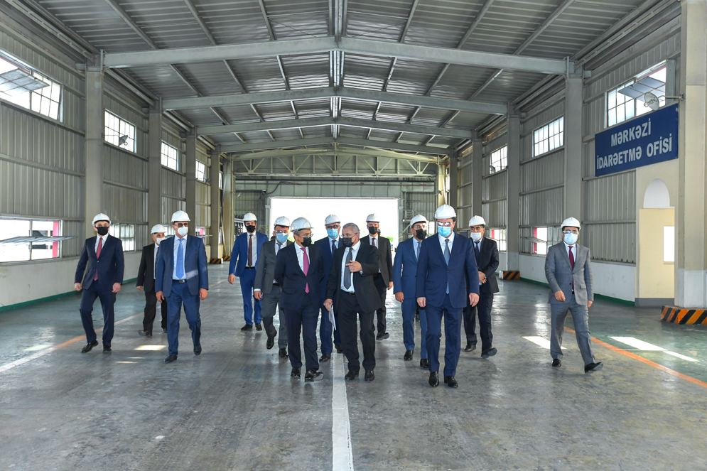 Mikayıl Cabbarov Gəncədə sənaye müəssisələrinin fəaliyyəti ilə tanış oldu - FOTO