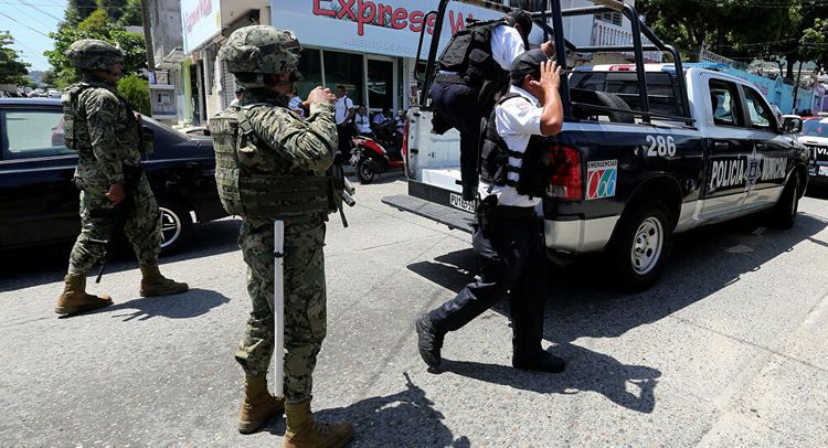 Meksikada 43 tələbənin itkin düşməsinə görə polislər həbs edildi