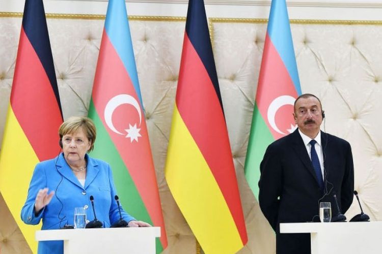 Angela Merkel İlham Əliyevə zəng edib