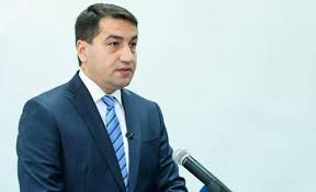 Hikmət Hacıyev xarici jurnalistləri Azərbaycana DƏVƏT ETDİ