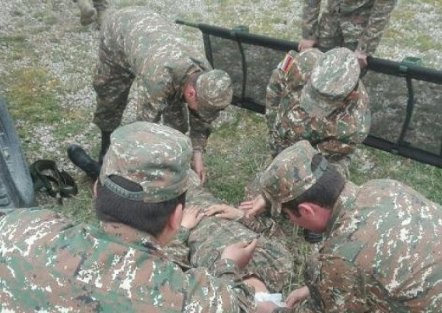 Erməni əsgərlərinin meyitləri döyüş meydanında qalıb