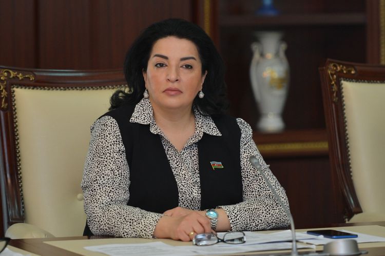 Deputat Fatma Yıldırım İşçi Qrupunun rəhbəri seçildi
