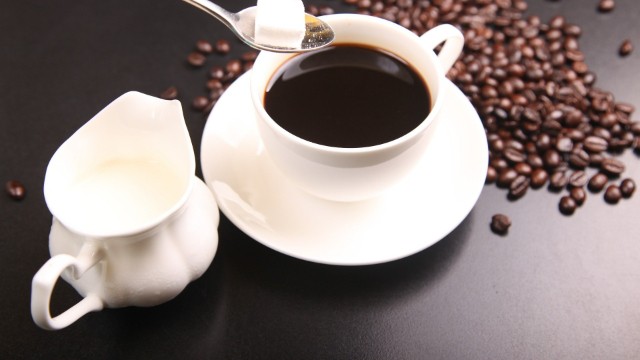 Acqarına qəhvə içmək nəyə səbəb olur?