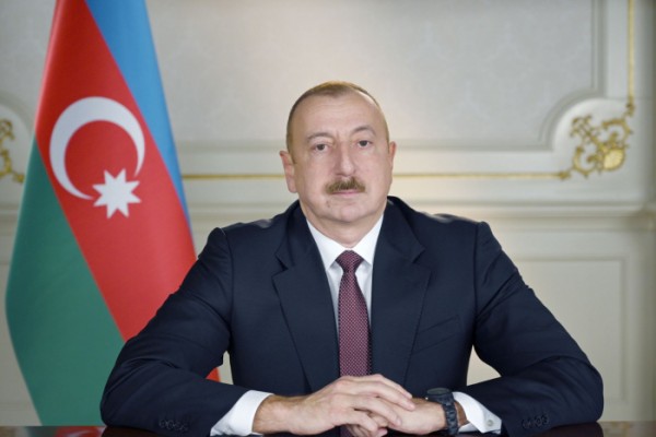 Prezident Nizami Gəncəvi Beynəlxalq Mərkəzinin üzvlərinə təşəkkür etdi