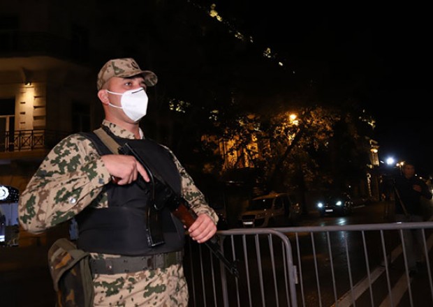 Polis insanları küçələrə çıxmamağa ÇAĞIRDI