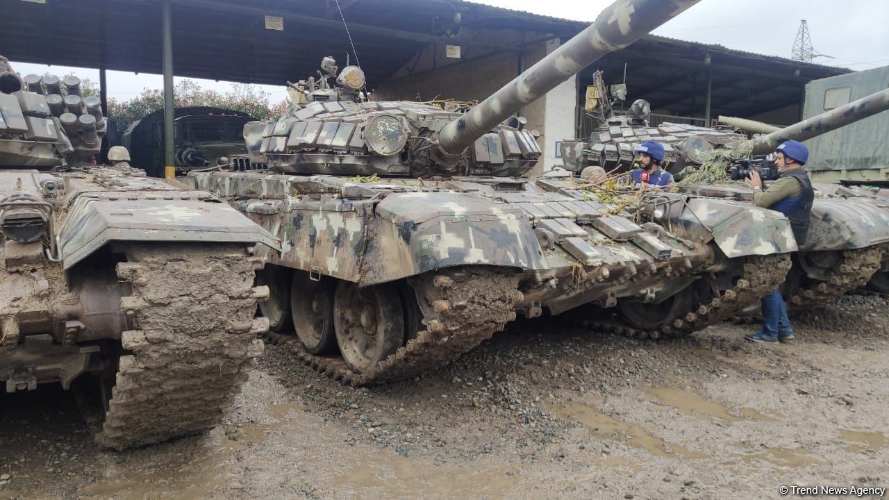 Cəbrayılda ələ keçirilən düşmən texnikası: 3 tank, 9 