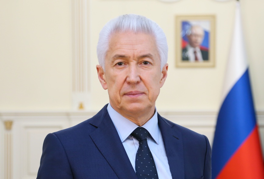 Putin Dağıstanın rəhbərini vəzifəsindən azad etdi