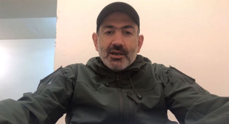 Paşinyan yenidən səfərbərlik elan etdi: “Kimin evində hərbi gödəkçə varsa, onu da götürsün”
