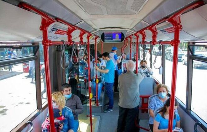 Avtobuslarda maskadan istifadəyə nəzarət tədbirləri artırılıb