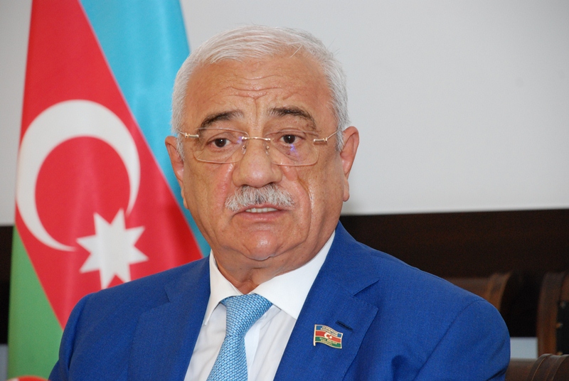 Makronun ermənipərəst MÖVQEYİ