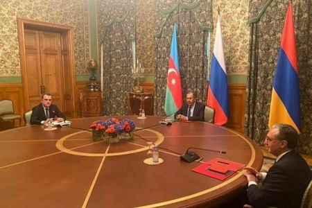 Nazirlərin müzakirəsi 5 saatdır davam edir - Moskvadan son xəbər  