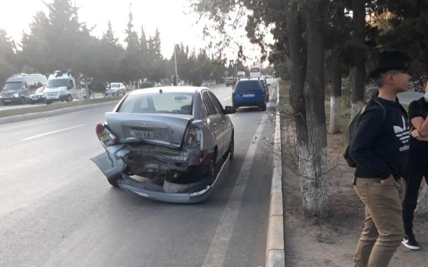 Sumqayıtda üç avtomobil toqquşdu
