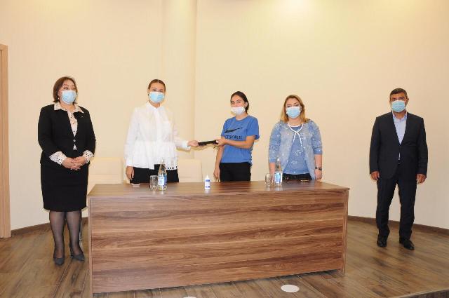 Deputat yüksək balla ali məktəblərə qəbul olunan gənclərlə görüşdü - FOTO