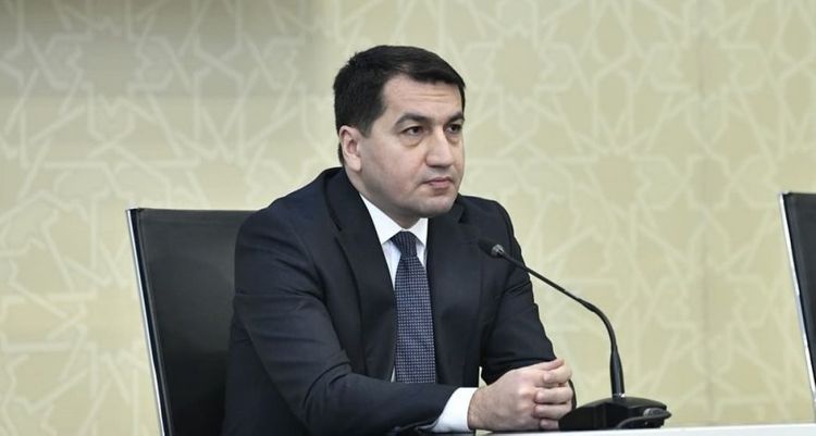 Hikmət Hacıyev: “Ermənistan atəşkəsə çağırışın ardınca Gəncəni atəşə tutub
