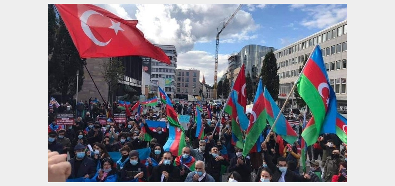 Nürnberqdəki azərbaycanlılar Gəncədəki terror aktına etiraz aksiyası keçirib