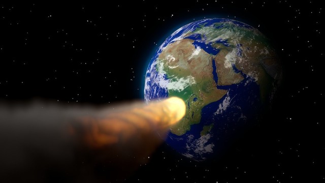 Kosmosdan Yerə ötən əsrin raketi uçur
