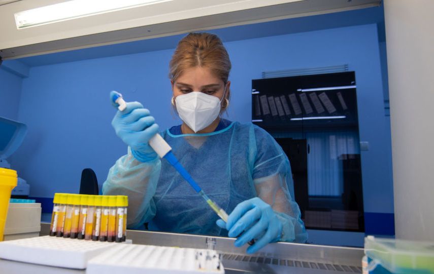 Rusiya ayda 15 milyon koronavirus vaksini istehsal edəcək