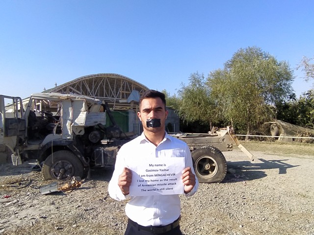 Gənclər biganə dünya ictimaiyyətinə etiraz edirlər - FOTO