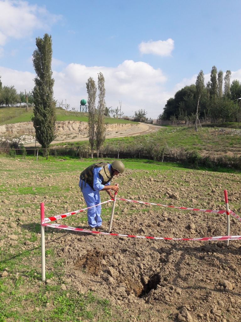 Cəbhəboyu ərazilərdə raket və mərmi qalıqları aşkarlandı - FOTO