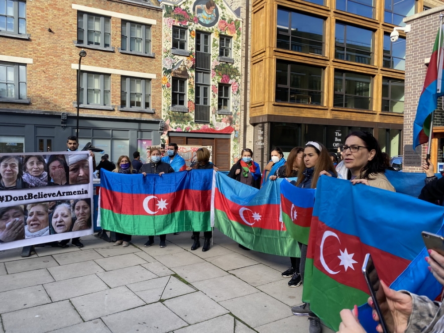 Londonda “Gəncə üçün ədalət!” şüarları